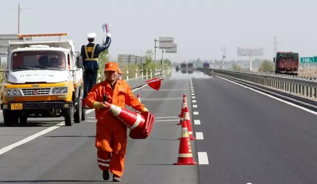 道路作業(yè)將有制性標(biāo)志標(biāo)線國(guó)標(biāo)約束